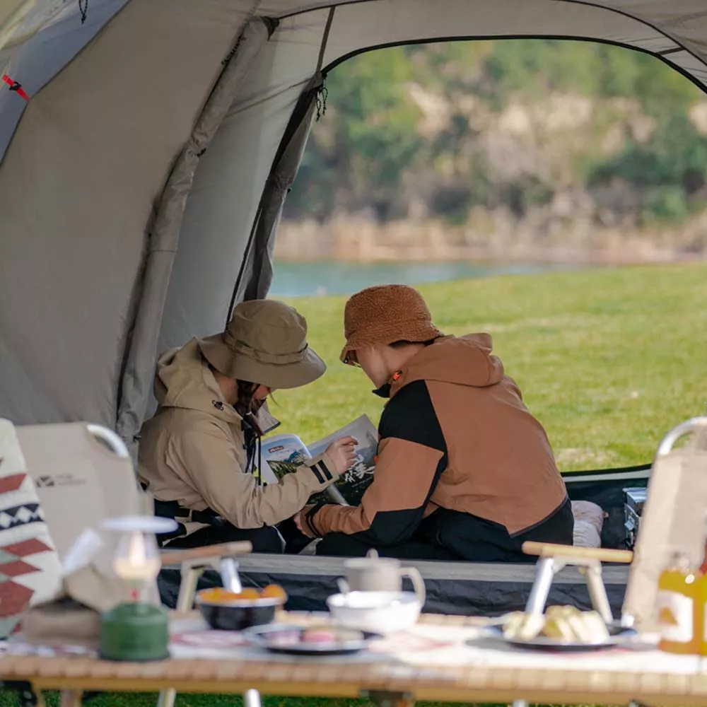 Waterproof 4-Person Glamping Tent – Spacious & Durable for All-Season Camping - Image 4