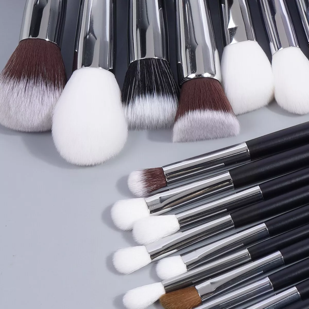 30-Piece Professional Makeup Brush Set - Image 3