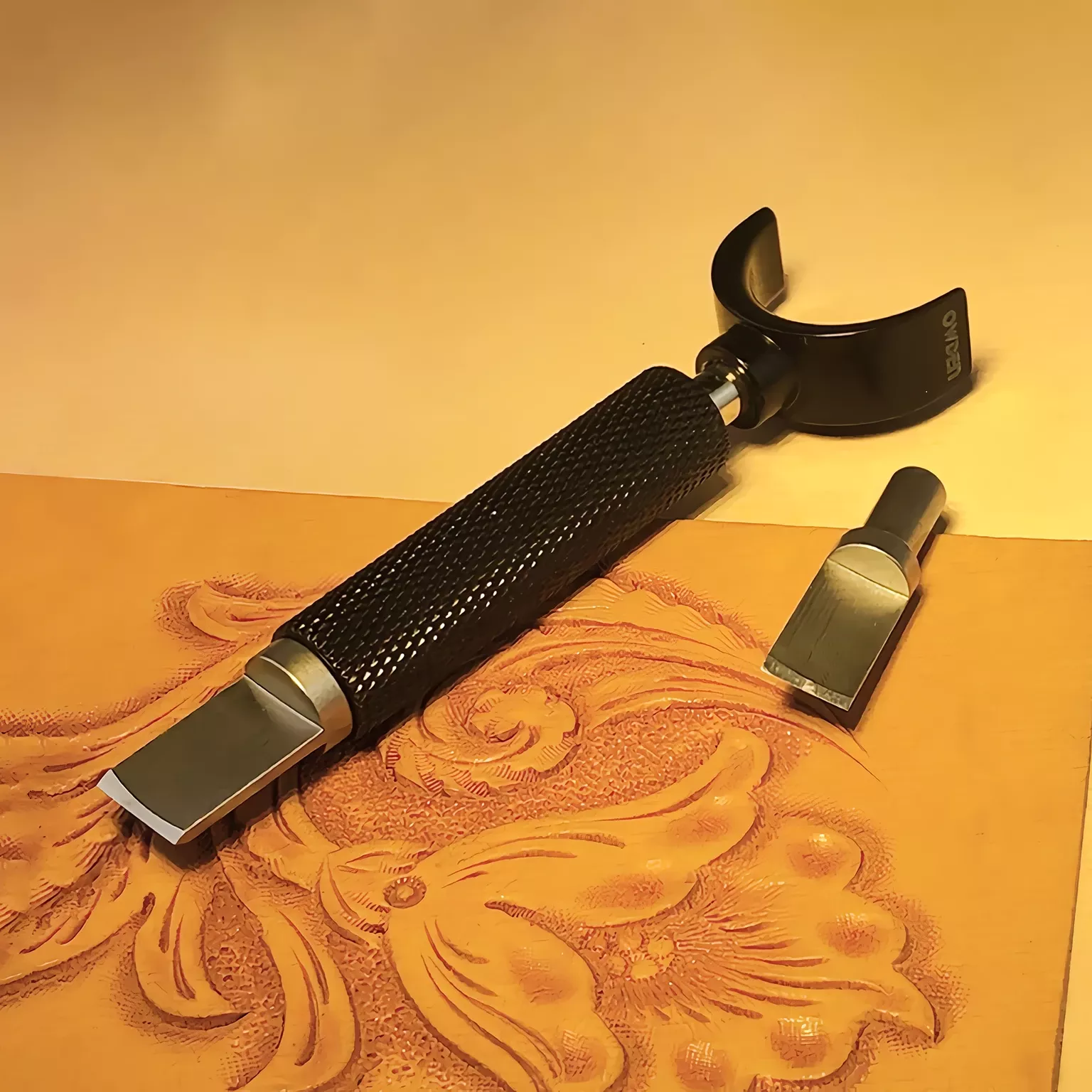 Adjustable Leather Swivel Knife Set with 2 Blades for Precision and General Leather Carving