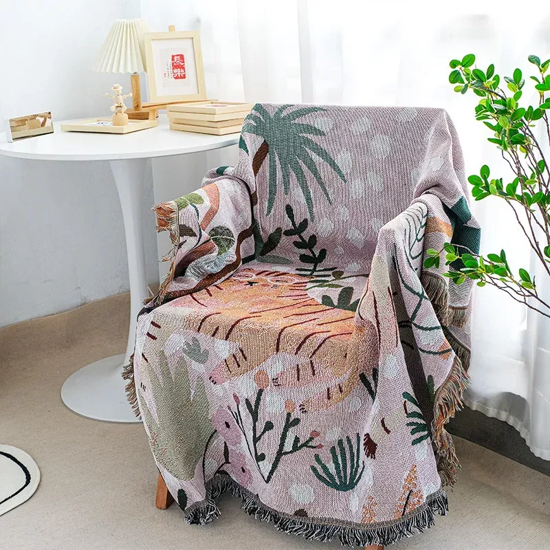 Pink Glasses Tiger Throw Blanket - Nordic Style Cartoon Home Decor & Picnic Mat 125x150cm - Image 4