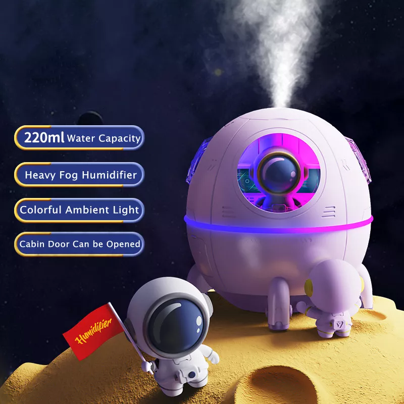 Creative Astronaut Humidifier with LED Night Lamp - Image 4