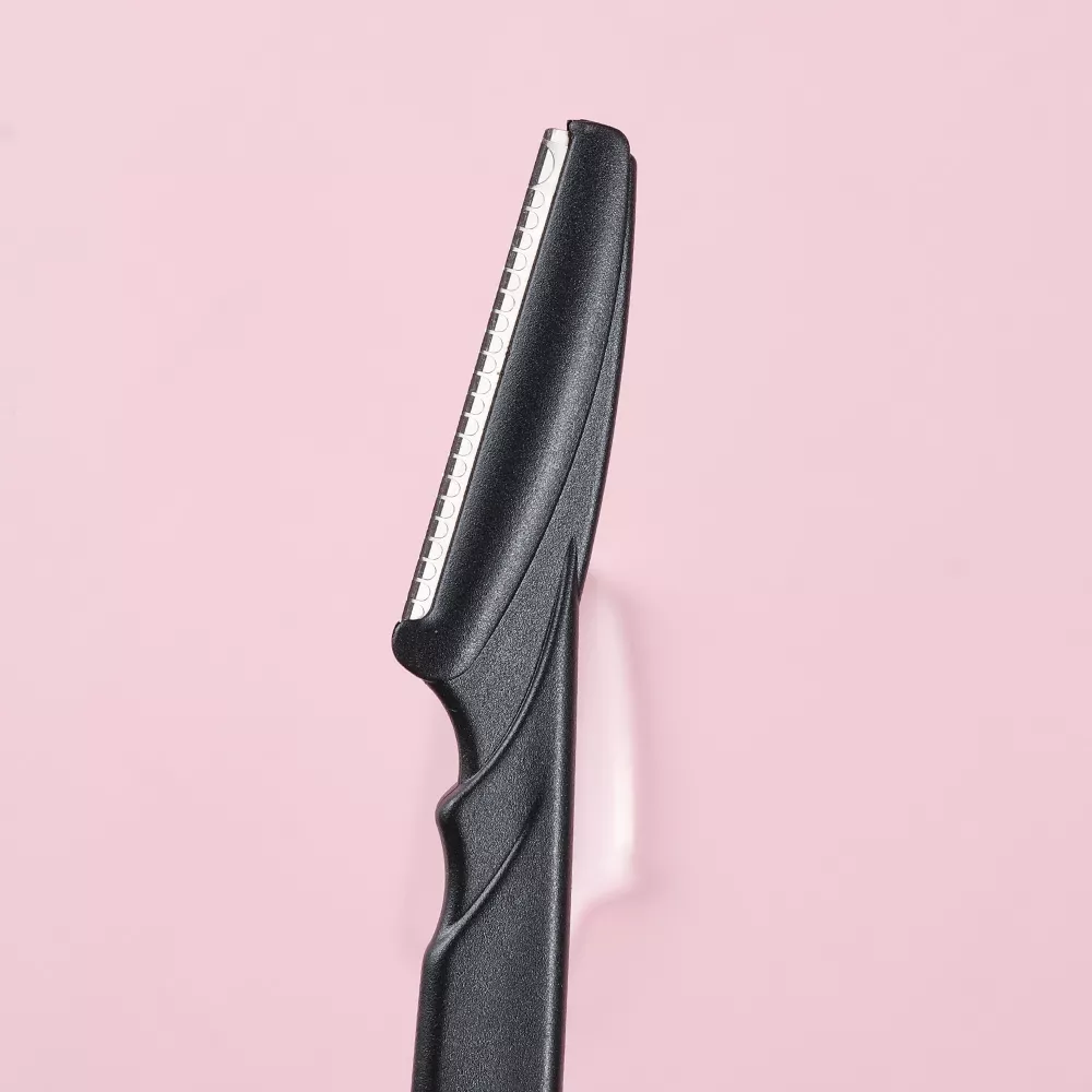 Portable Eyebrow Trimmer Razor - Safe, Lightweight, and Precise Beauty Tool - Image 4