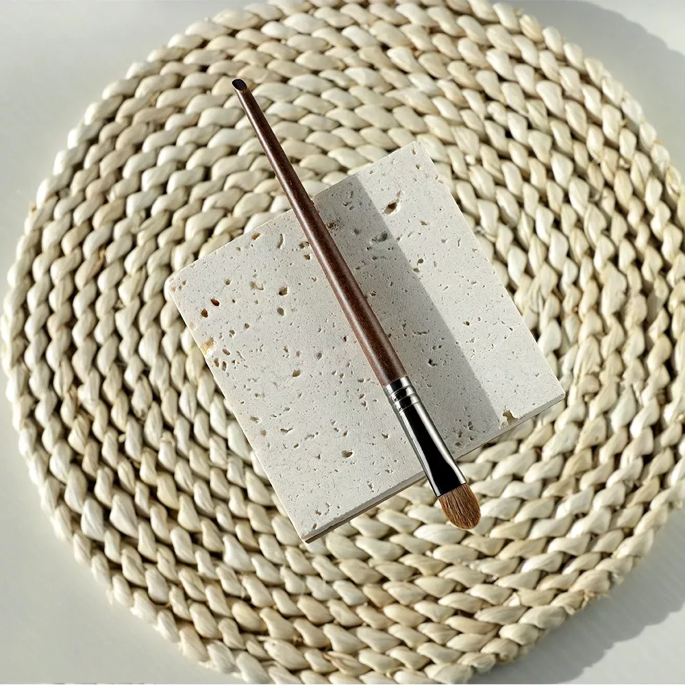 Professional 4-Piece Eyeshadow Makeup Brush Set - Image 4