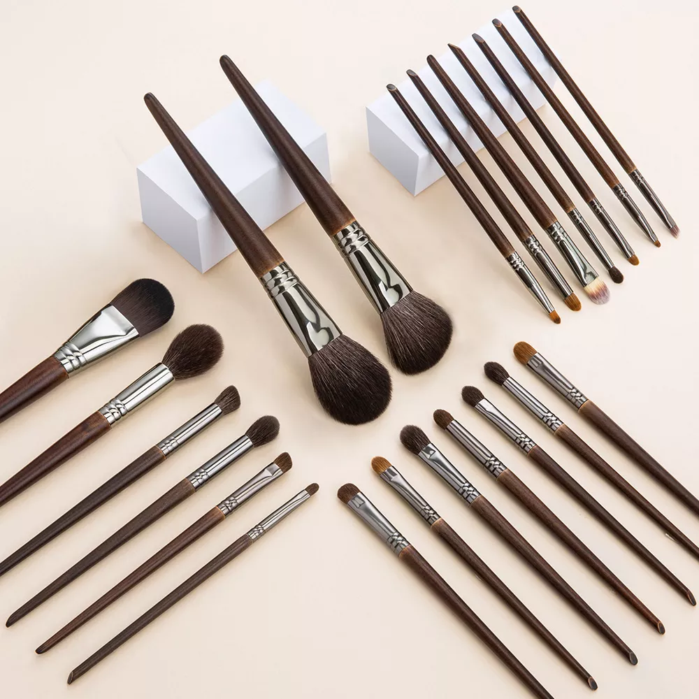 22 Pcs Professional Makeup Brush Set - Image 2