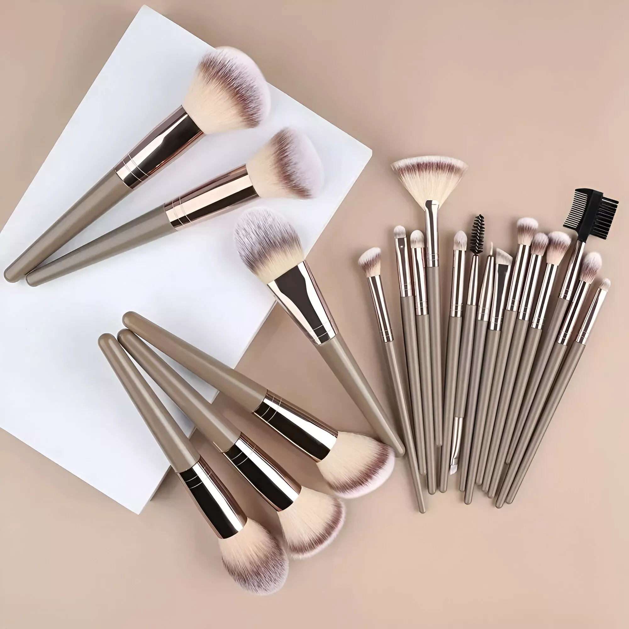 Essential Makeup Brushes Set - Image 4