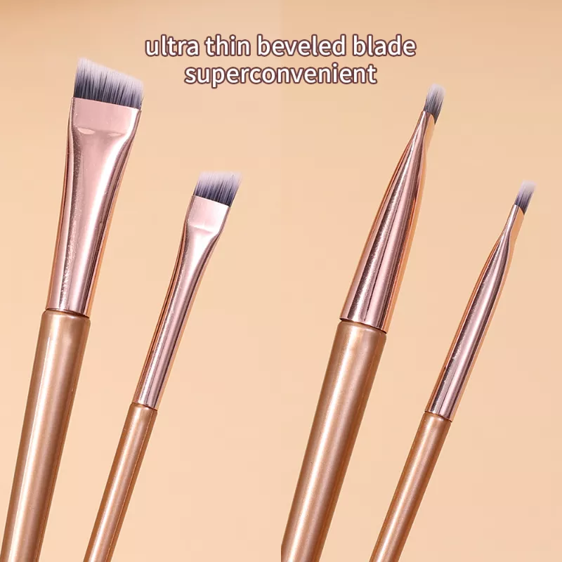 Professional Angled Eyebrow and Eyeliner Brush - Soft Contouring Makeup Tool - Image 4