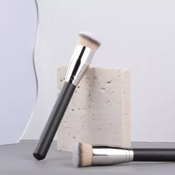 Small Angled Full Coverage Concealer Makeup Brush