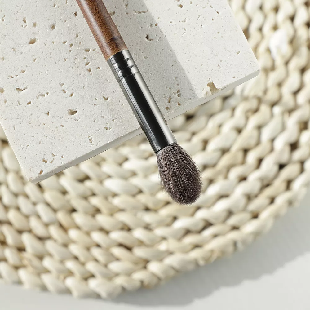 Large Goat Hair Dome Shape Makeup Brush - Image 5