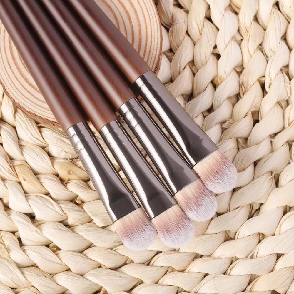 Concealer Makeup Brush with Soft Synthetic Bristles - Image 5