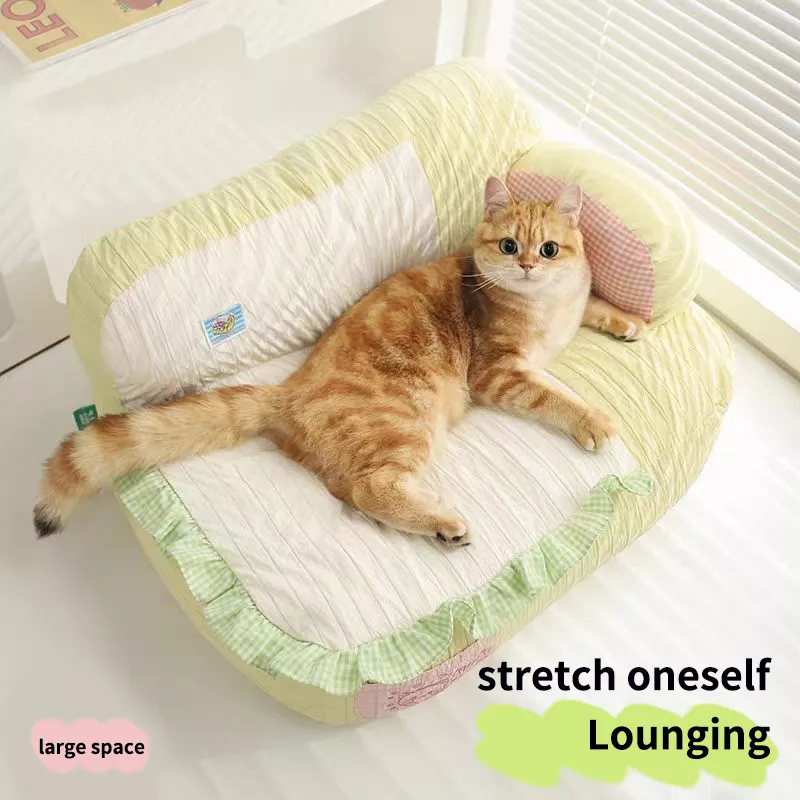 All-Season Plush Cat Bed with Comfort and Security - Image 4
